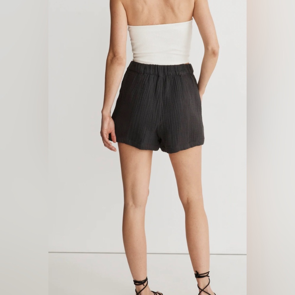 Madewell Lightspun Easy Pull On Shorts in gray